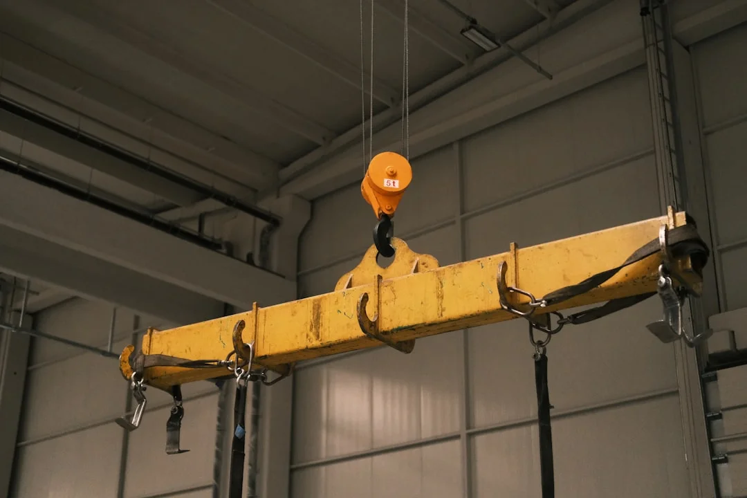 Industrial Lifting Slings for Rigging | Heavy-Duty Webbing Solutions
